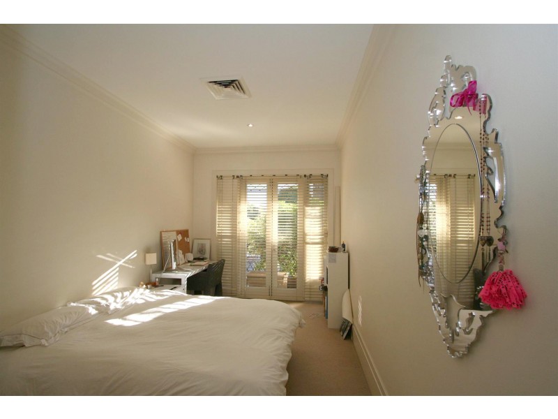 111 Blues Point Rd, Mcmahons Point NSW 2060