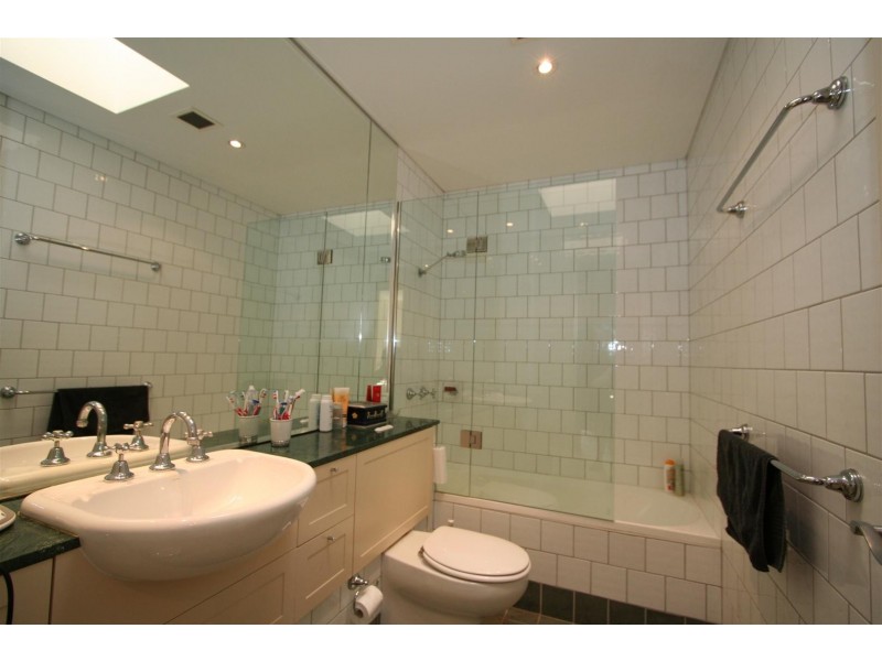 111 Blues Point Rd, Mcmahons Point NSW 2060