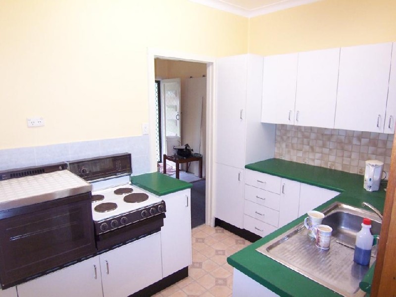 6  Hervey Street, Windermere Park NSW 2264