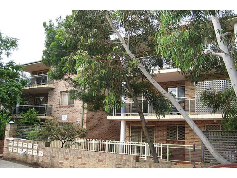 2/46-48 Gloucester Road, Hurstville NSW 2220