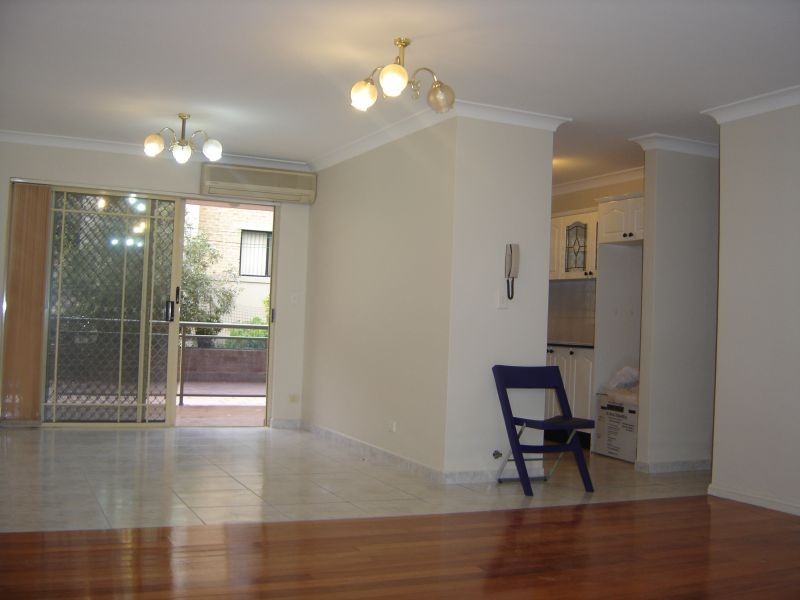 2/46-48 Gloucester Road, Hurstville NSW 2220