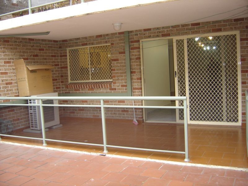 2/46-48 Gloucester Road, Hurstville NSW 2220