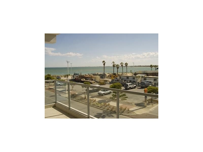 20/1 Breakwater Parade, Mandurah WA 6210