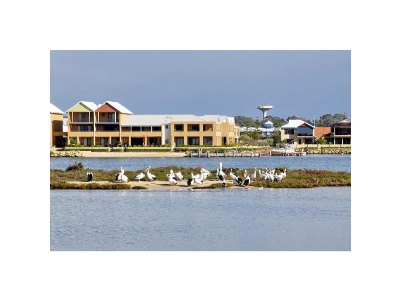 14 Leslie Street, Dudley Park WA 6210