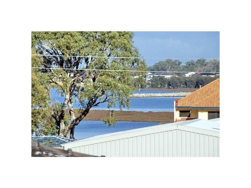 14 Leslie Street, Dudley Park WA 6210