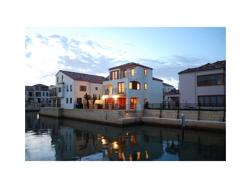 105/18 Port Quays, Mandurah WA 6210