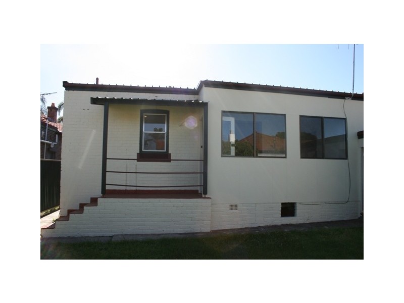 8 Tahlee St, Burwood NSW 2134