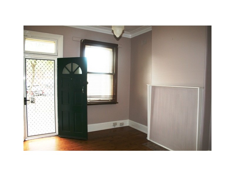 17 Samuel St, Tempe NSW 2044