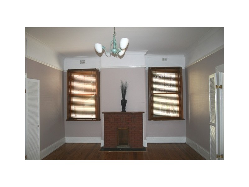 17 Samuel St, Tempe NSW 2044