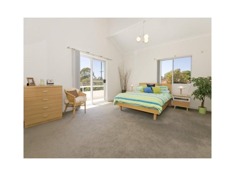 6 Santa Rosa Ave, Ryde NSW 2112