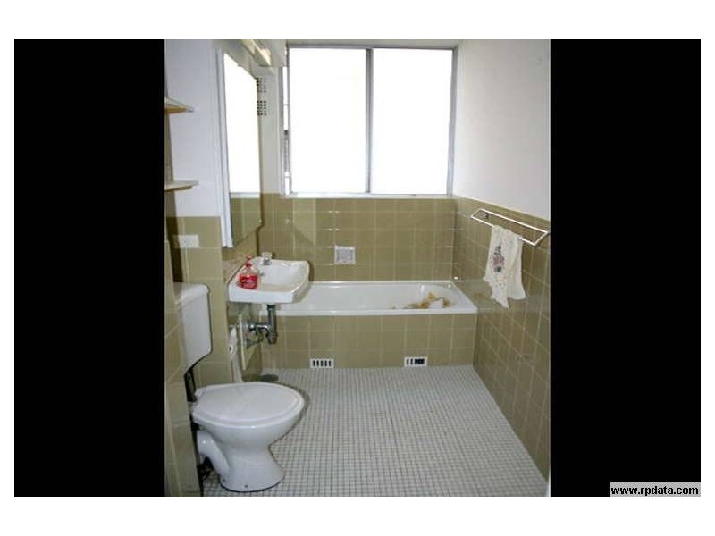 9/3A Bortfield Drv, Chiswick NSW 2046