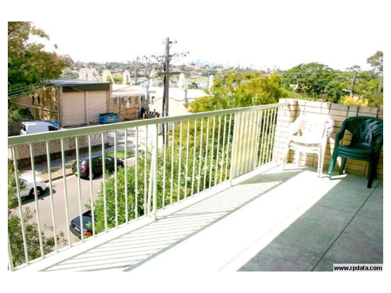 9/3A Bortfield Drv, Chiswick NSW 2046