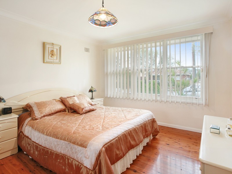 135 Flinders Street, Georges Hall NSW 2198