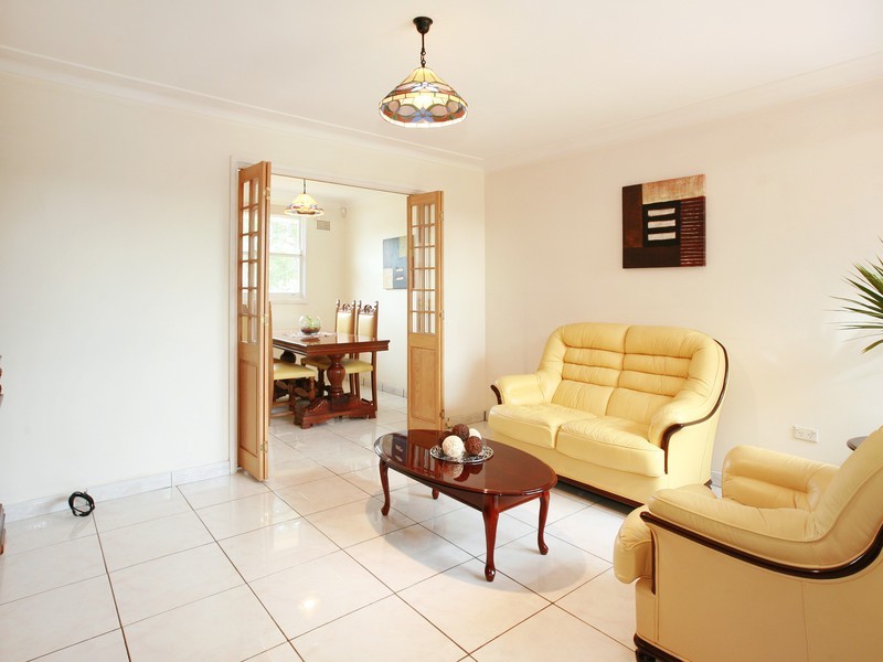 135 Flinders Street, Georges Hall NSW 2198