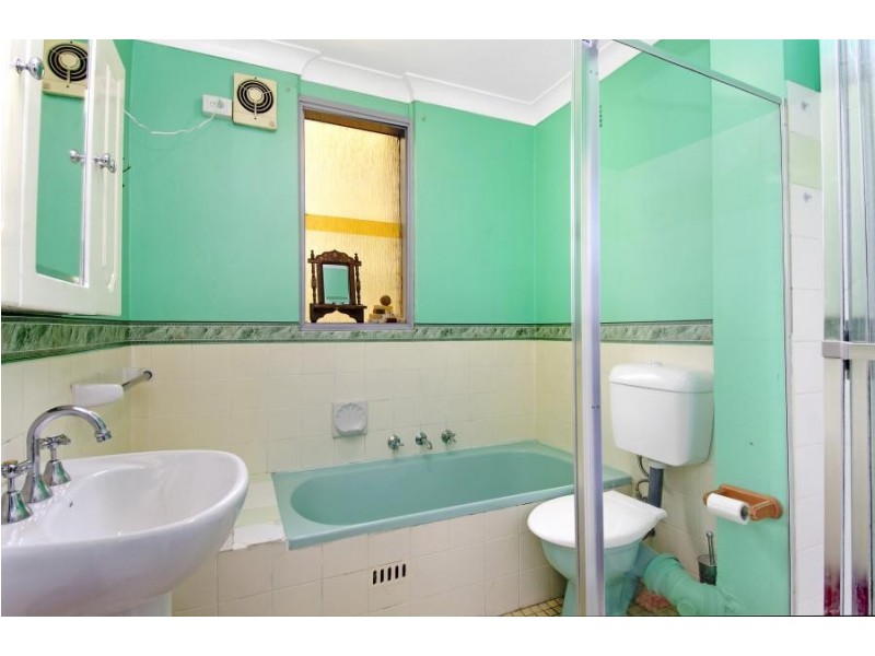 24/166 Greenacre Road, Bankstown NSW 2200