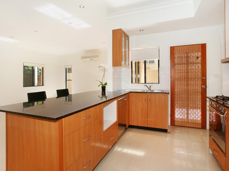 21 Farnham Avenue, Roselands NSW 2196