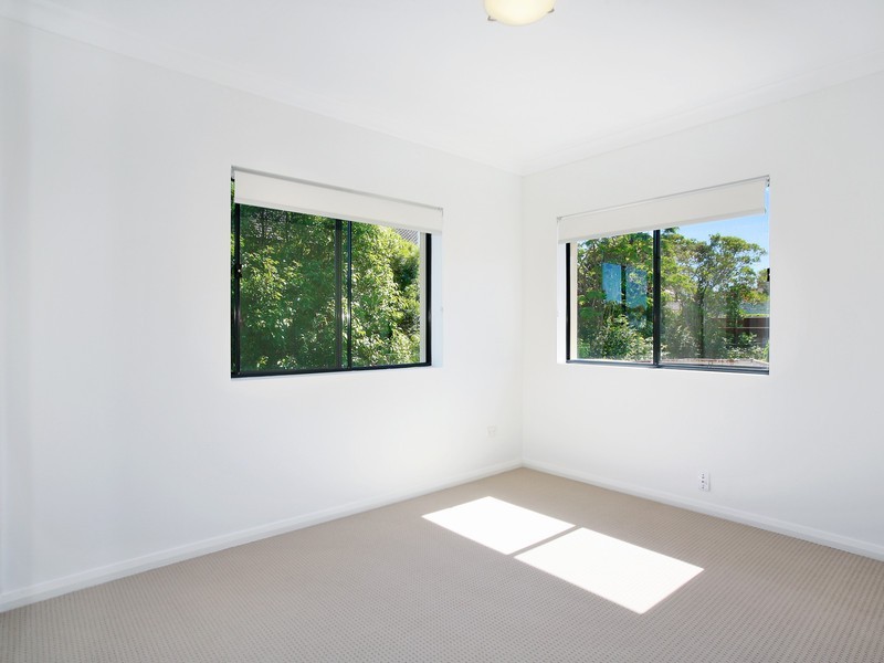 21 Farnham Avenue, Roselands NSW 2196