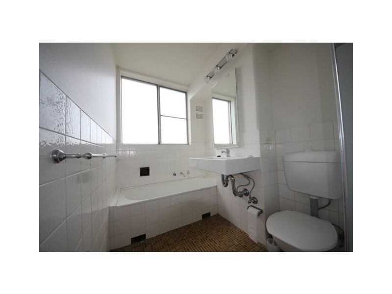 27/2 BORTFIELD DRIVE, Chiswick NSW 2046