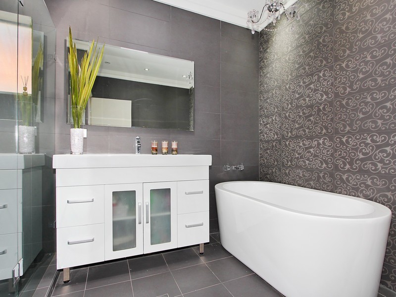 8 Loville Avenue, Peakhurst Heights NSW 2210