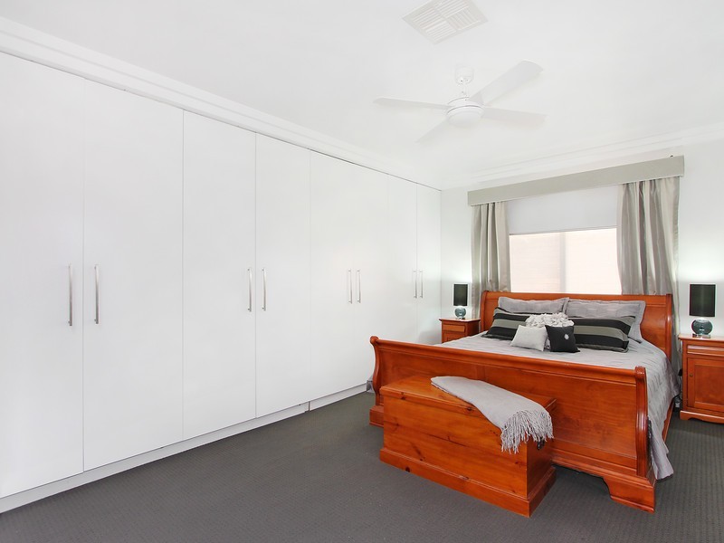 8 Loville Avenue, Peakhurst Heights NSW 2210