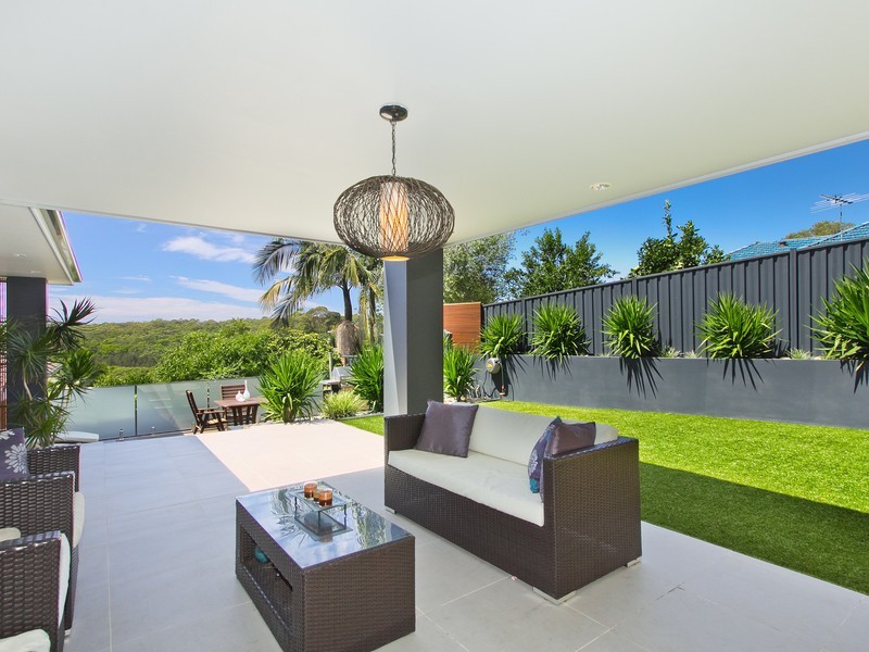 8 Loville Avenue, Peakhurst Heights NSW 2210