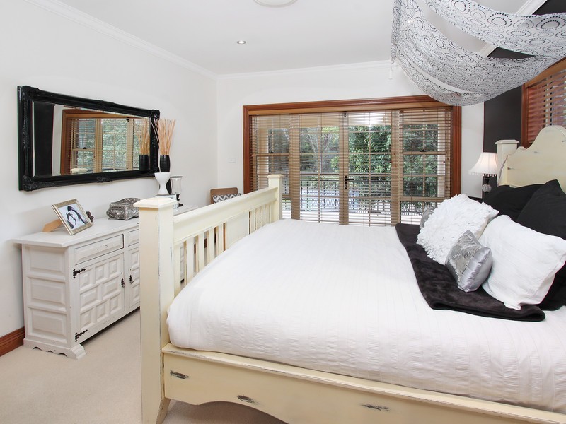 174 Henry Lawson Drive, Georges Hall NSW 2198