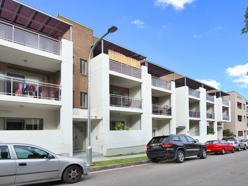 4/2-6 Howard Avenue, Northmead NSW 2152