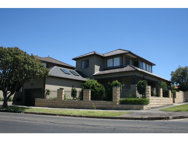 16 Lea Ave, Russell Lea NSW 2046