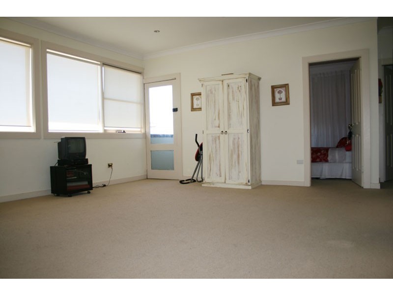 16 Lea Ave, Russell Lea NSW 2046