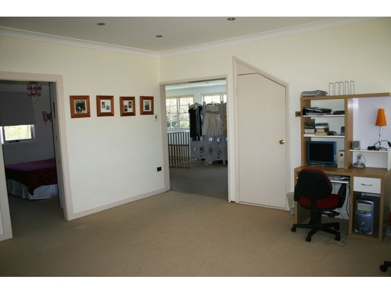 16 Lea Ave, Russell Lea NSW 2046