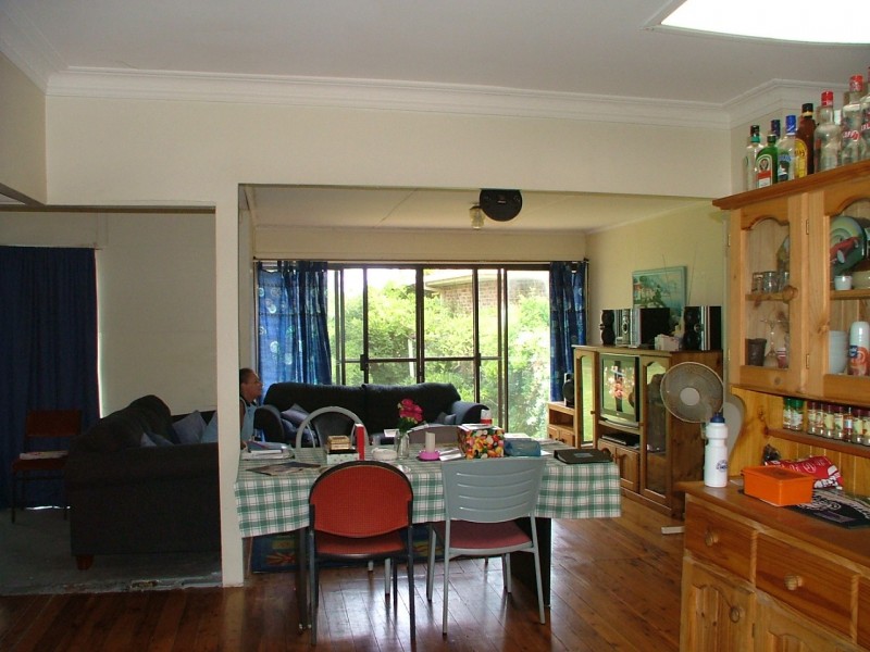 70 LIAMENA AVENUE, San Remo NSW 2262