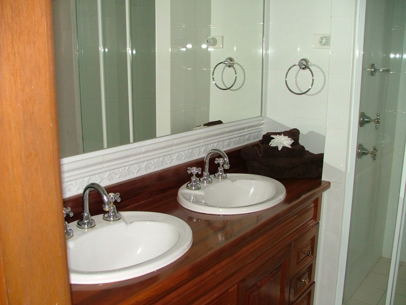 01 MONDAY STREET, Tuggerawong NSW 2259