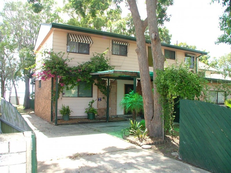 37 THE CORSO, Gorokan NSW 2263