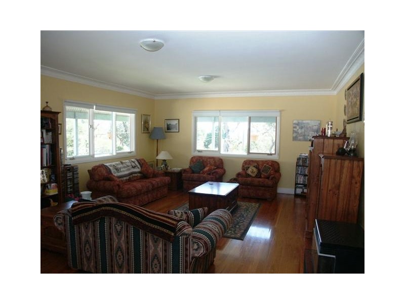 92 Railway Pde, Hazelbrook NSW 2779