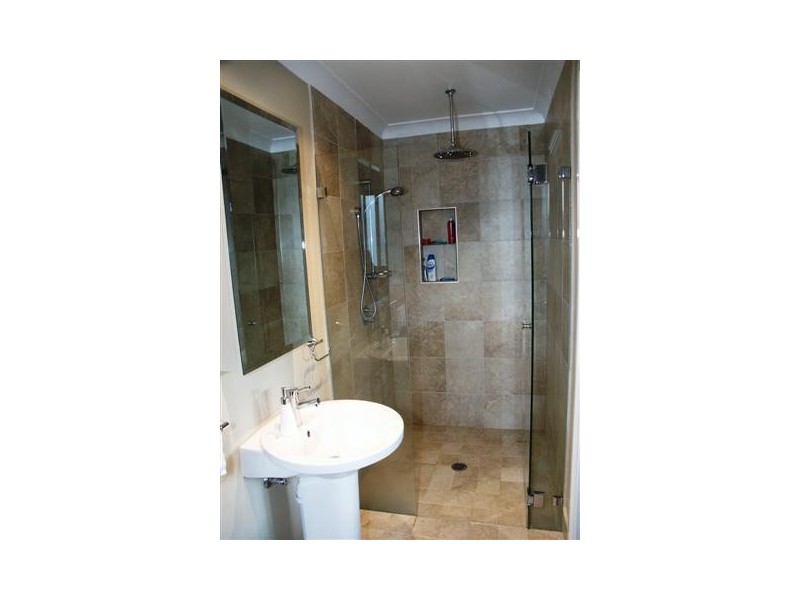 8 Robyn Road, Winmalee NSW 2777