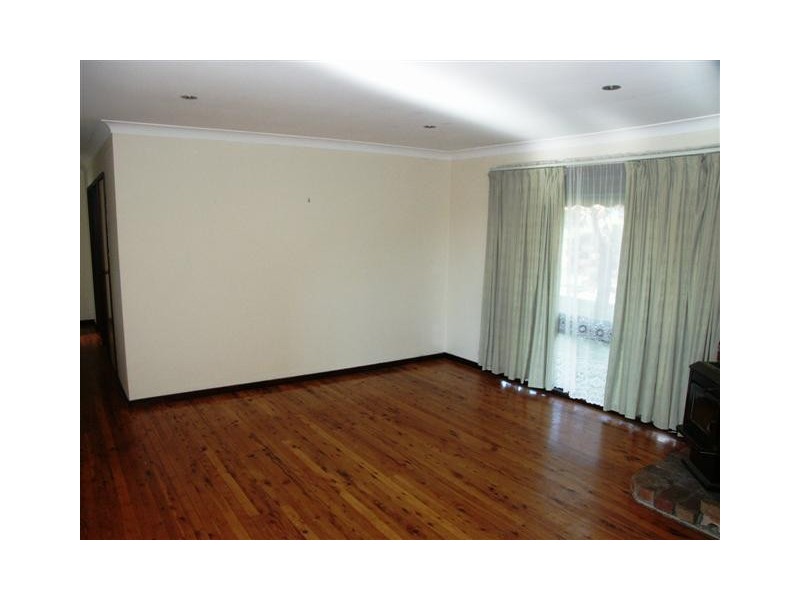 17 Booker Road, Hawkesbury Heights NSW 2777