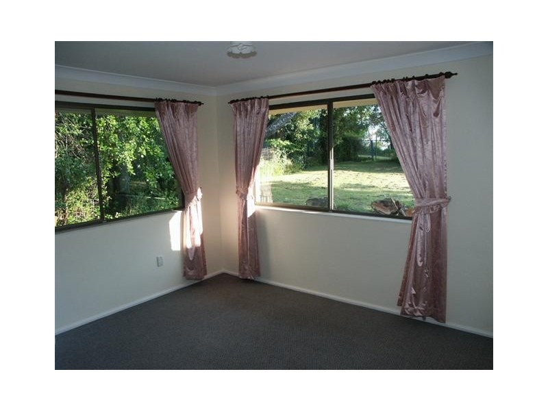 89 Railway Pde, Woodford NSW 2778