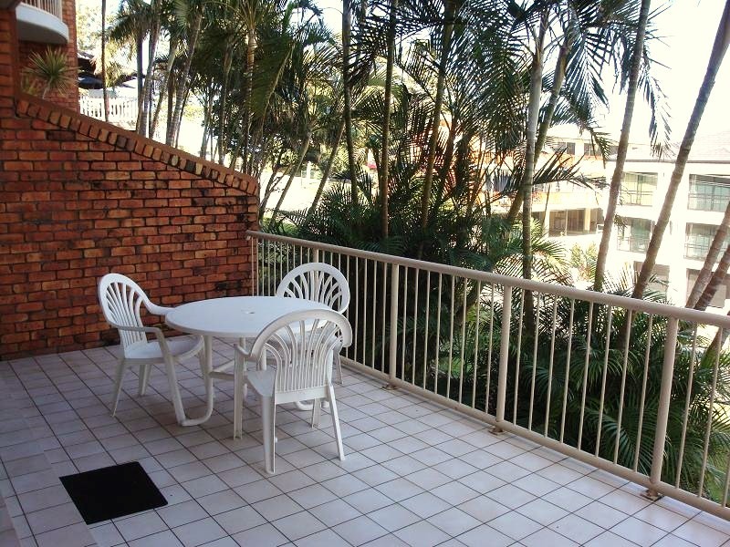 2/3 Tweed Terrace, Coolangatta QLD 4225