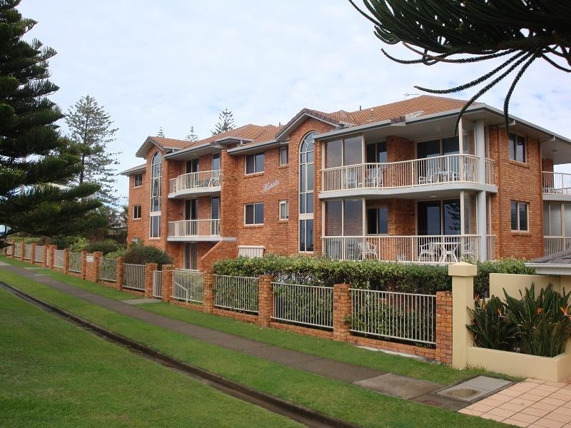 2/3 Tweed Terrace, Coolangatta QLD 4225