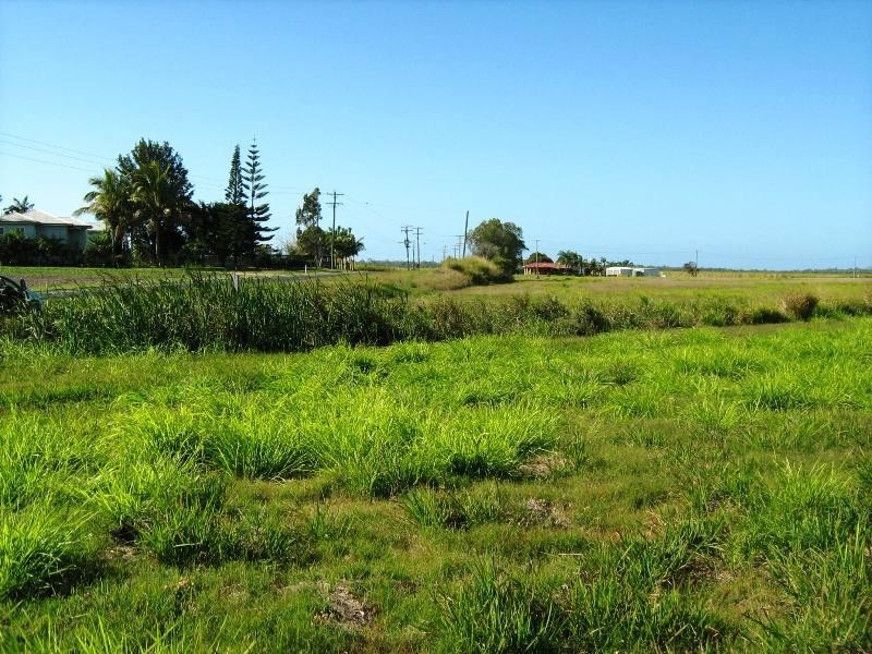 Moore Park Beach QLD 4670