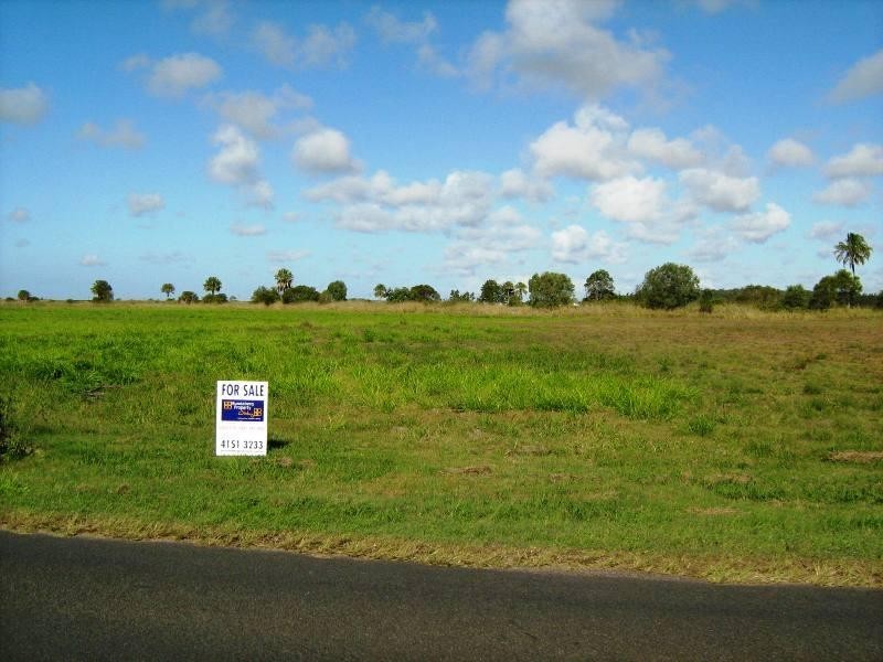 Moore Park Beach QLD 4670
