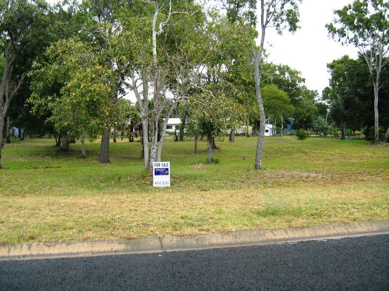 Moore Park Beach QLD 4670