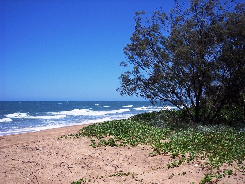 Moore Park Beach QLD 4670