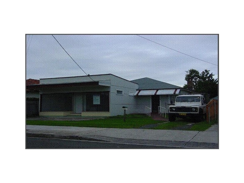 4 FRASER STREET, Unanderra NSW 2526