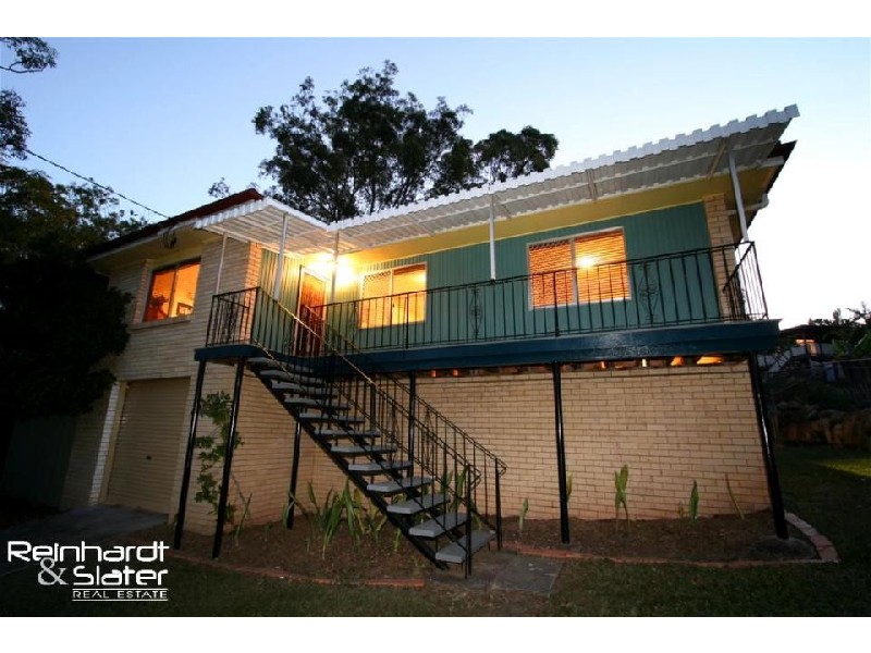 8 Pathara Cr, Ferny Hills QLD 4055