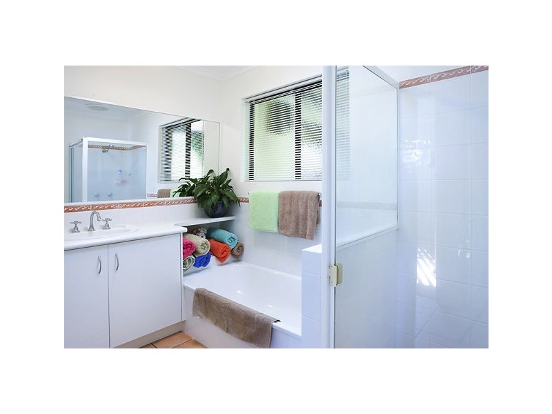 18 Comet Drive, Sunrise Beach QLD 4567