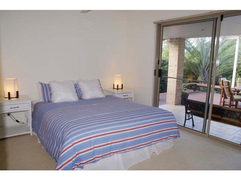 2 Honeyeater Ave, Noosaville QLD 4566