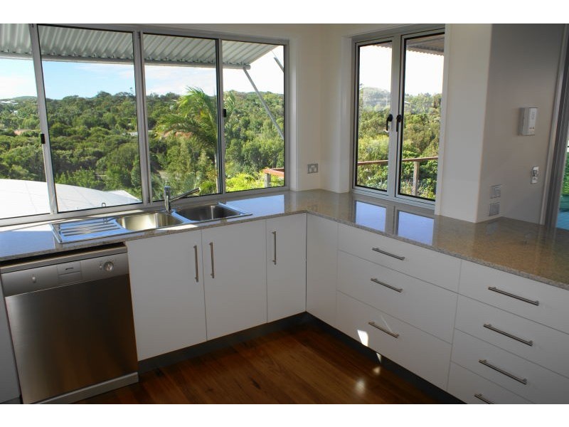 71 Southern Cross Parade, Sunrise Beach QLD 4567