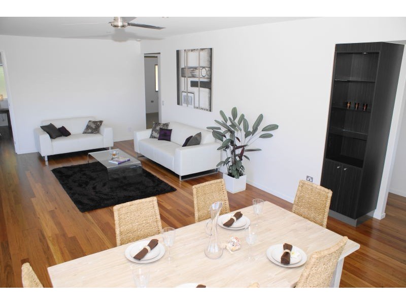 71 Southern Cross Parade, Sunrise Beach QLD 4567