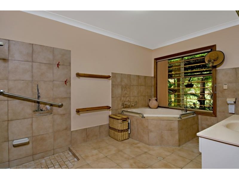 18 Marnie Cr, Doonan QLD 4562